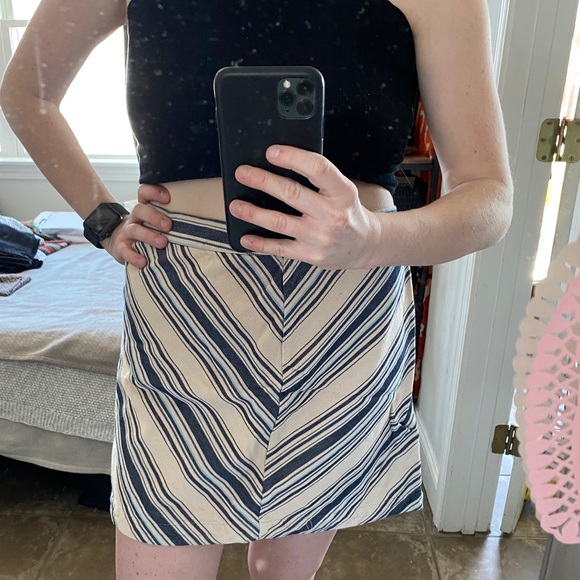 HOLLISTER Striped Cream/Blue/Navy Mini Skirt (7) - Picture 6 of 7